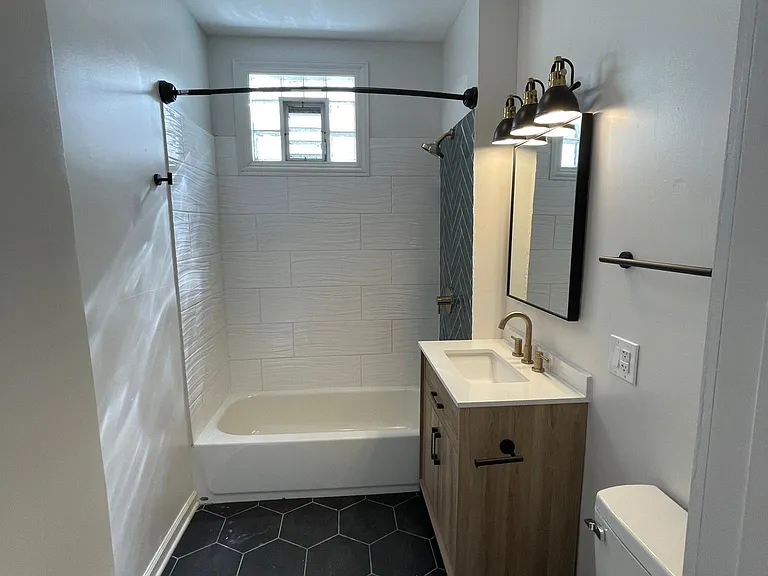 3553 W Lyndale St #2 — Photo 3