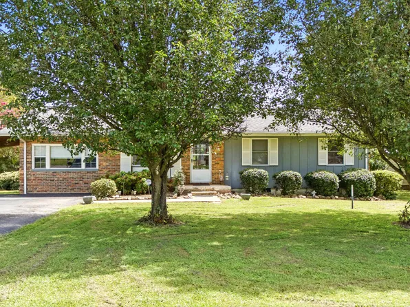 547 Pinewood Cir, Fort Oglethorpe, GA 30742