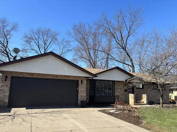 2841 W 91st St, Bloomington, MN 55431