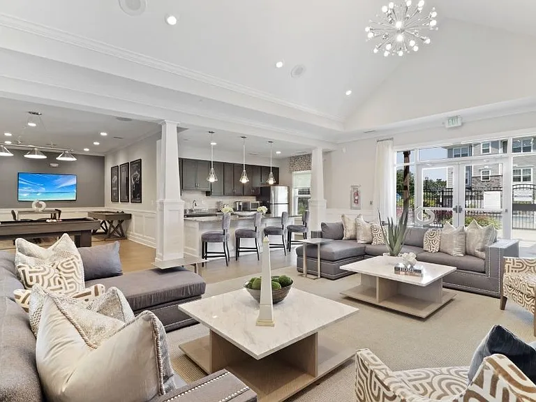 Avanti Luxury Apartments — Photo 13