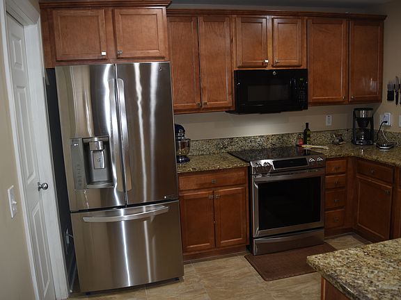 3rd image of 200 Bella Harbor Ct Unit 110