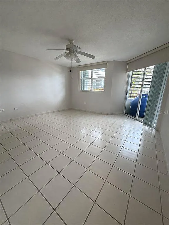 3 bed, 2.0 bath, 1579 sqft, $3,000 — Photo 3