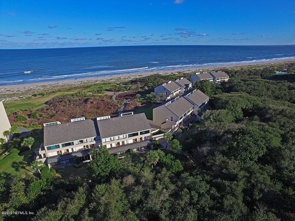 1st image of 1025 Captains Court Dr