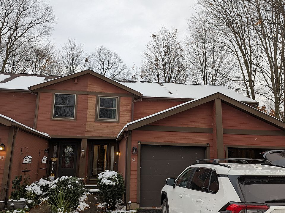 1st image of 51 Broxbourne Dr