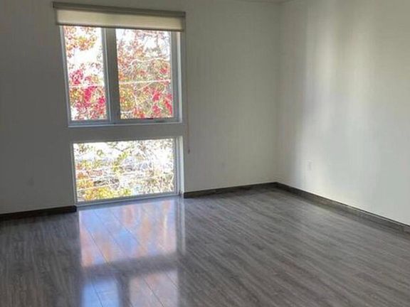 4th image of 1936 Selby Ave #3020