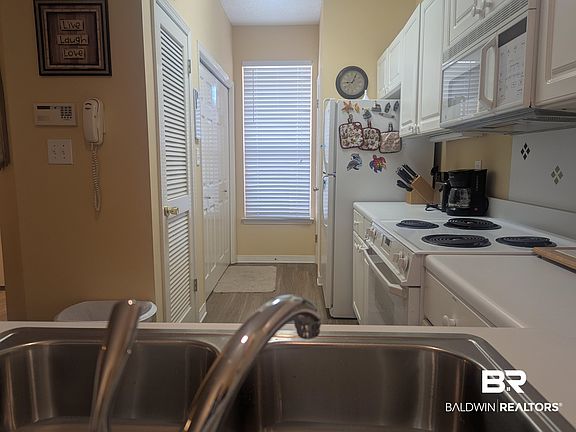 4th image of 3730 Cypress Point Dr APT 103A