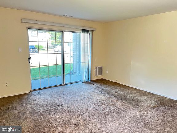4th image of 2103 Tanglewood Ct
