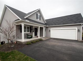 3910 Chatham Ln, Canandaigua, NY 14424