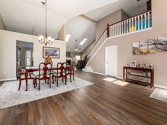 5th image of 114 Highmeadow Dr