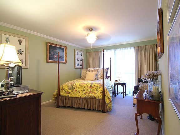 5th image of 4924 Cobbs Dr APT 5B
