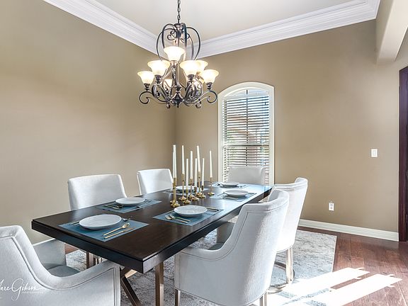 4th image of 1010 Toledano Cir