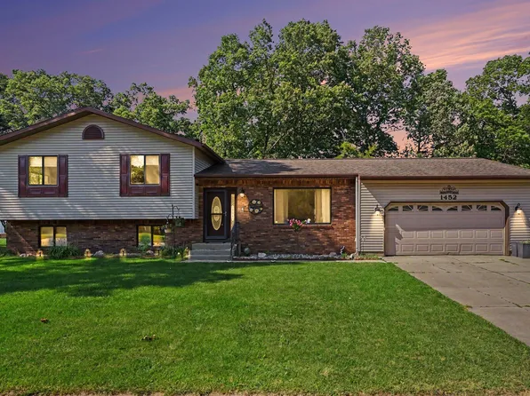 1452 Adams Ave, Muskegon, MI 49442