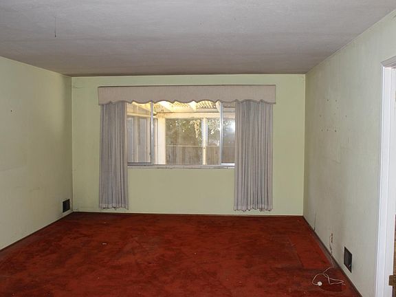 2nd image of 1250 Glenn Ave