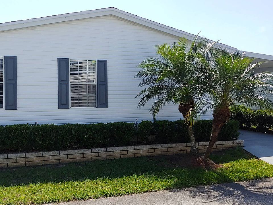 1st image of 371 Justin Ave