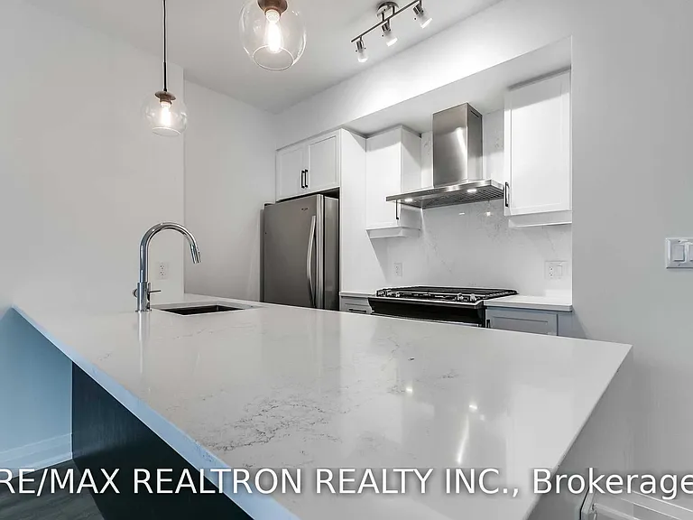 1400 Kingston Rd #401 — Photo 2