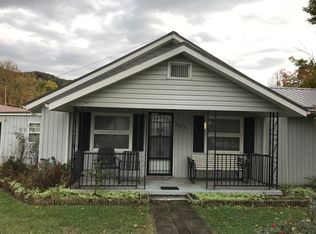 608 Adams St, Erwin, TN 37650