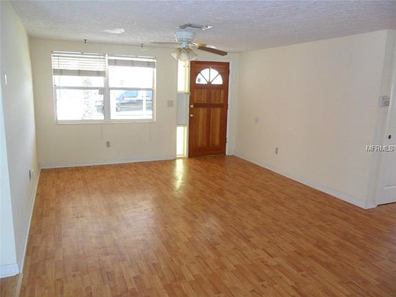 5th image of 2043 Maureen Dr