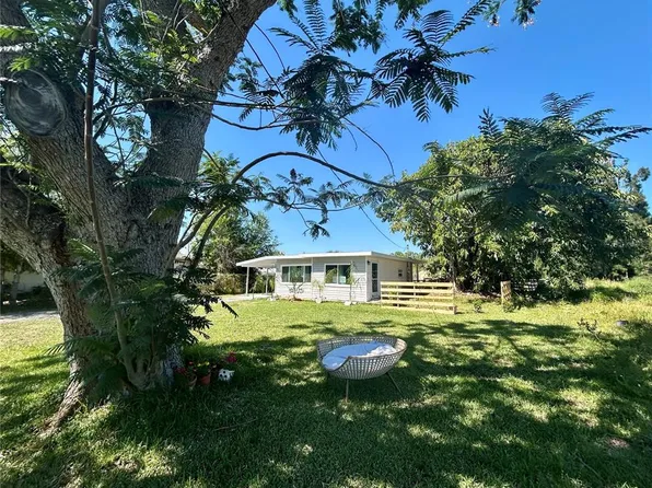 1742 Mangoe St, Punta Gorda, FL 33980