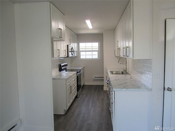 4th image of 814 S Fairbanks Dr