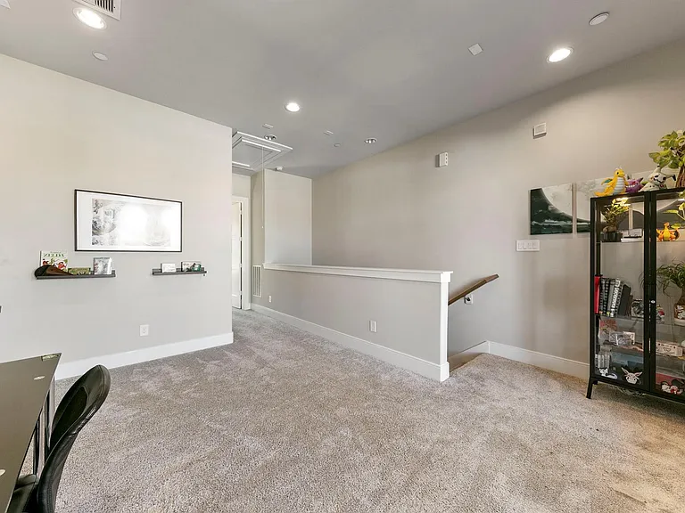 2412 Canal St #J — Photo 13