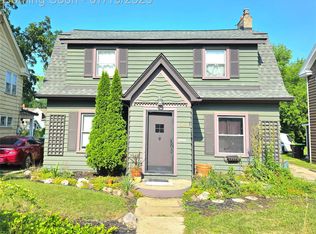 24 Utica Rd, Pontiac, MI 48341