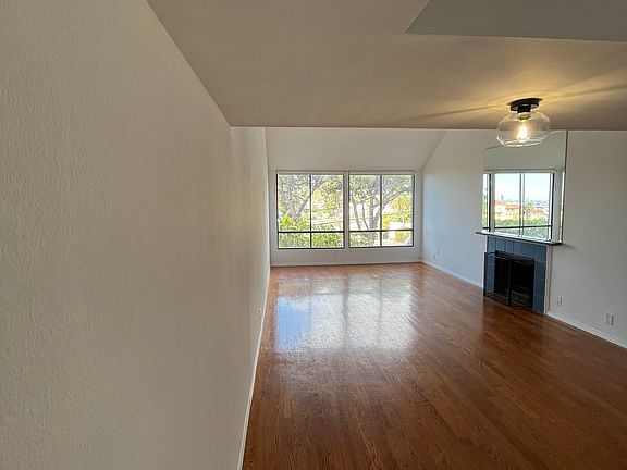 4th image of 1900 Vine St APT 406