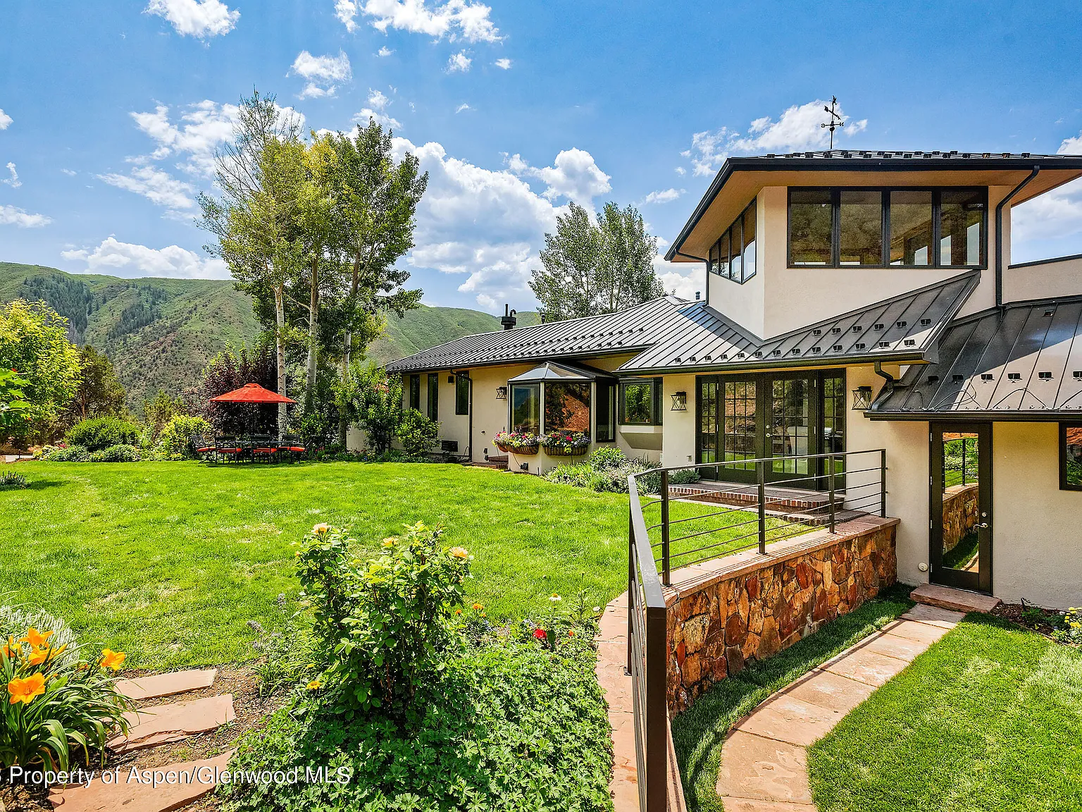 5 bed, 6.5 bath, 6263 sqft, $50,000 — Photo 4