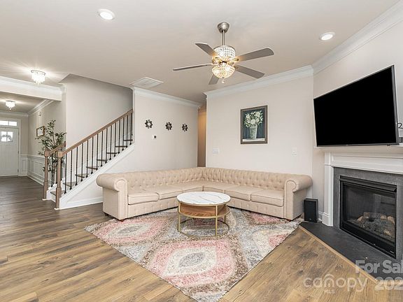 5th image of 9727 White Chapel Dr