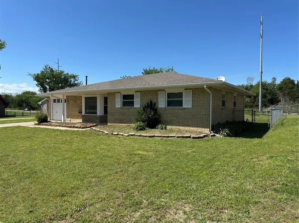 16 Oak Hollow Rd, Shawnee, OK 74804