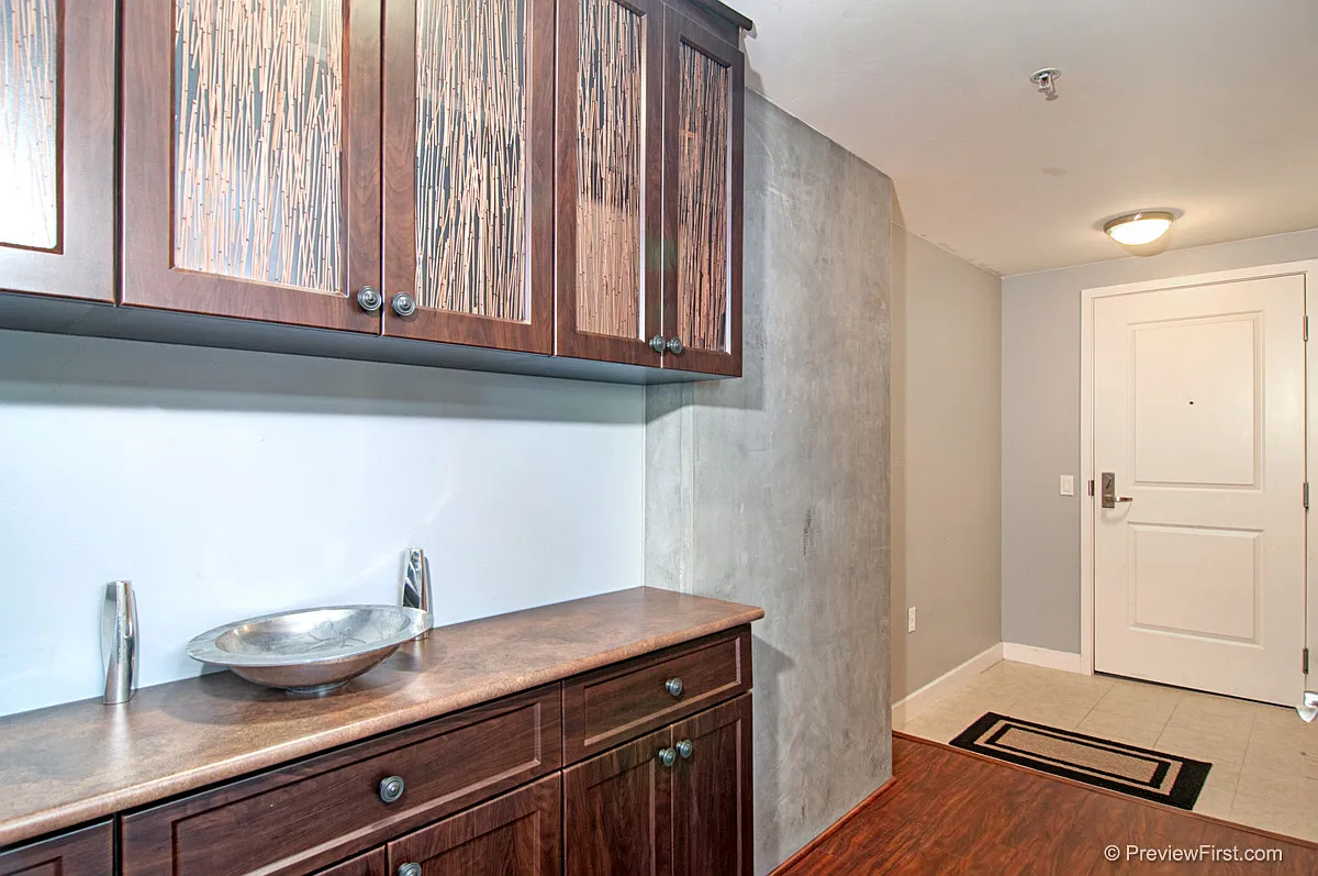 2 bed, 1029 sqft, $4,700 — Photo 4