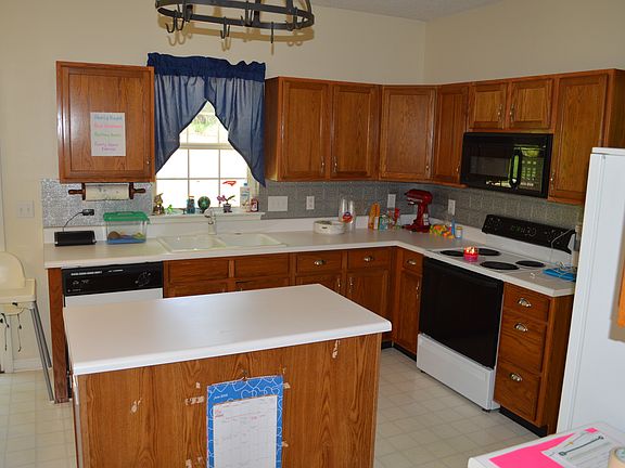 4th image of 9047 Salford Ct