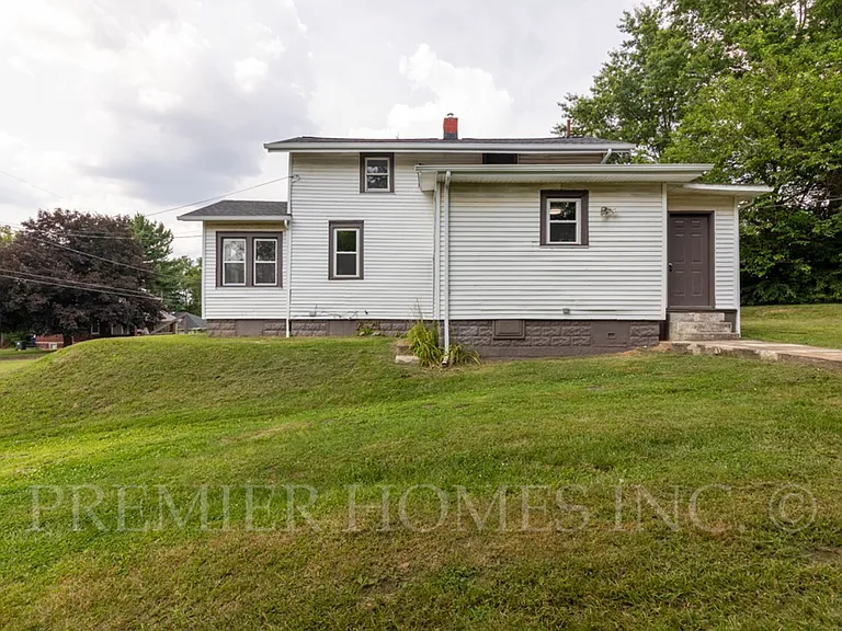 344 Fenton Ave NE — Photo 18