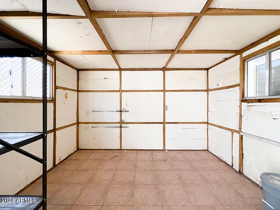 5th image of 929 N DELAWARE Drive #9