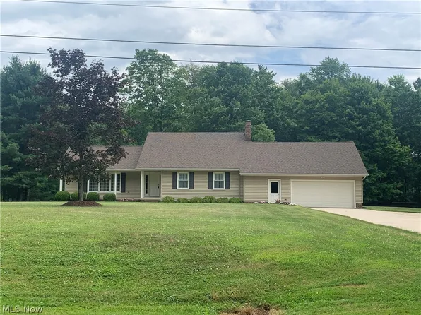 11187 Taylor May Rd, Chagrin Falls, OH 44023