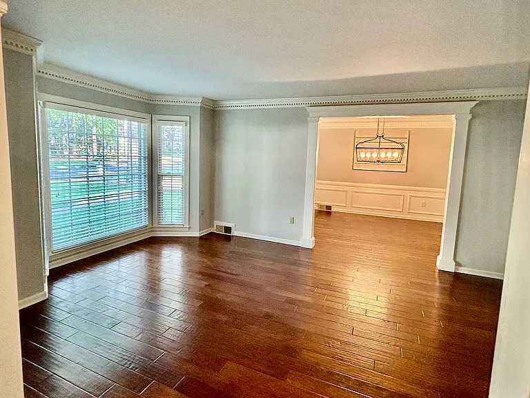 2167 Wentworth Ln — Photo 7