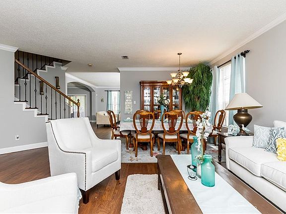 5th image of 903 Pryor Dr