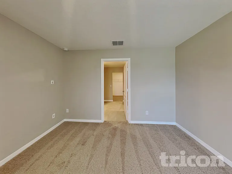 2163 Mandarin Loop — Photo 9
