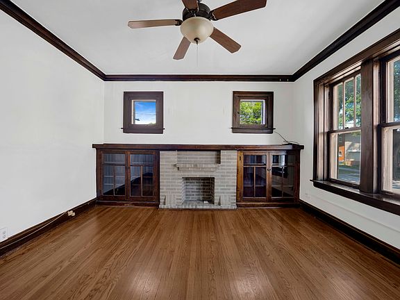 2nd image of 2437-2439 W Birchwood Ave #1W