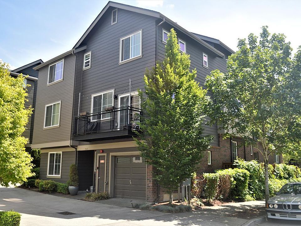 1st image of 301 NE Eaton Ln