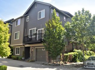 301 NE Eaton Ln, Issaquah, WA 98029