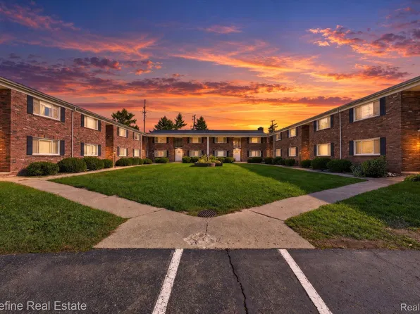 31831 Grand River Ave Unit 92, Farmington, MI 48336