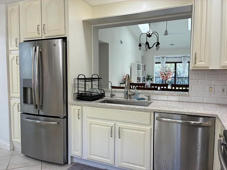 7895 La Mirada Dr — Photo 16