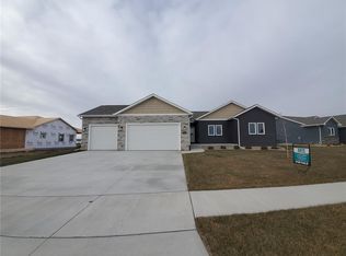 2862 50th St, Marion, IA 52302