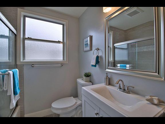 5th image of 1023 Menlo Oaks Dr