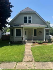 521 S 2nd St, Wapello, IA, 52653