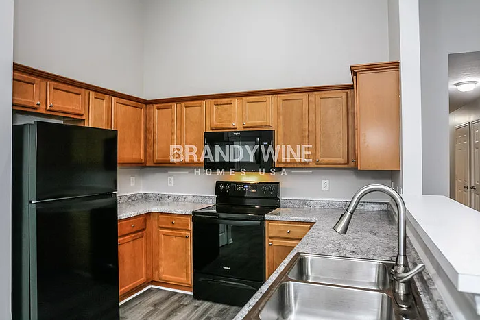 1933 Lisa Walk Dr — Photo 6