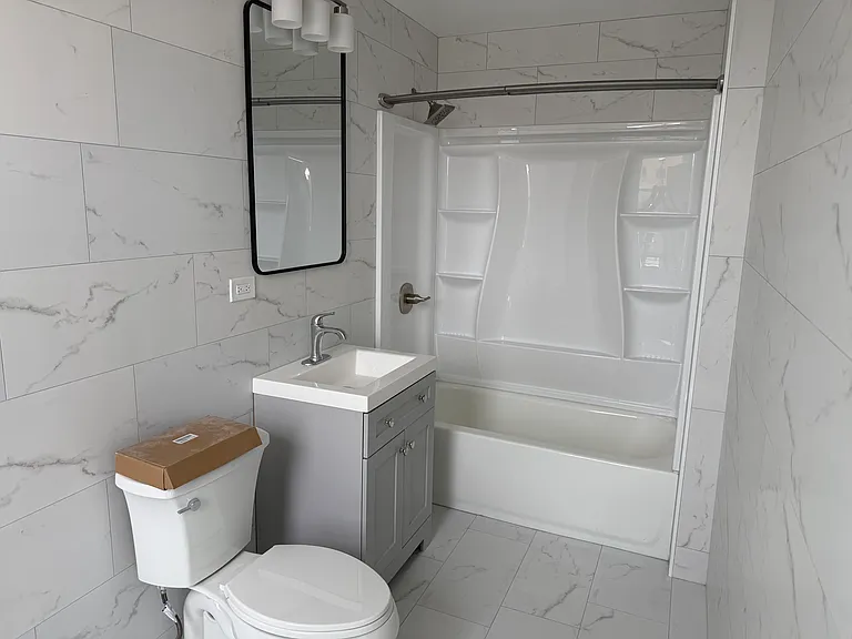 222 N Genesee St #201 — Photo 9