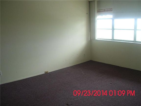 5th image of 16710 NE 9th Ave APT 808