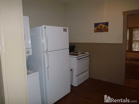 4th image of 227 Rose Ln