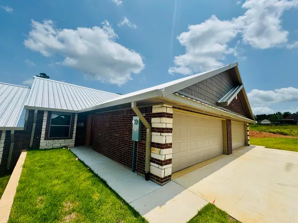 1621 Big Bnd, Longview, TX 75605